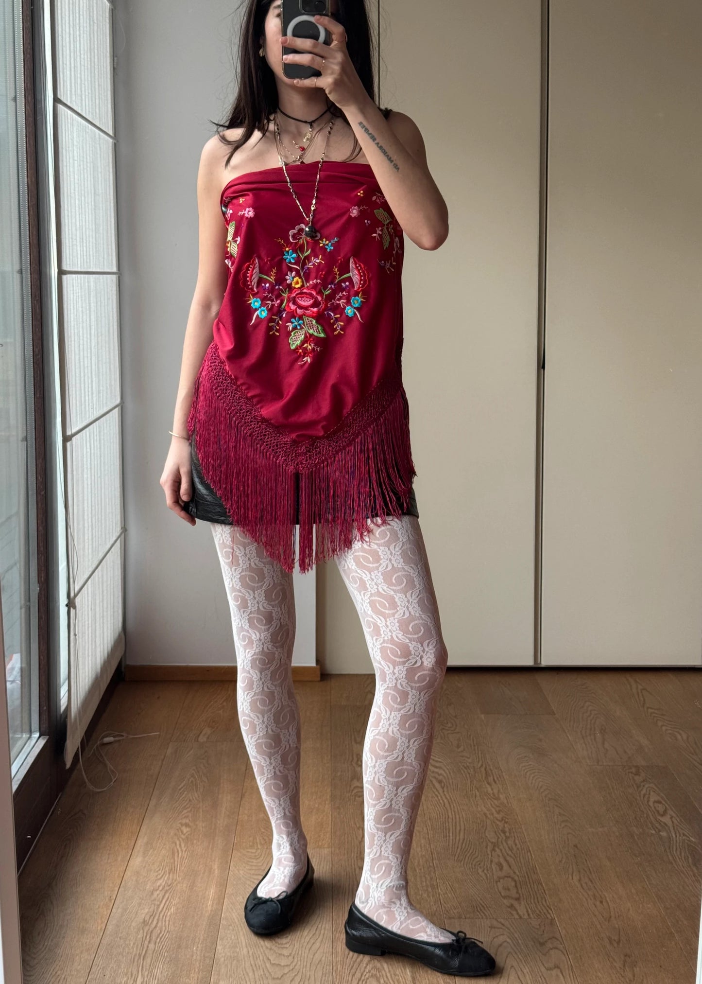 Scialle vintage Rosso bordeaux Ricamato con Frange