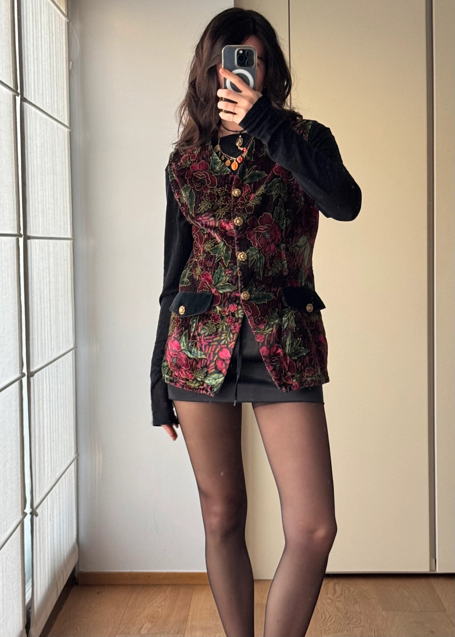 Gilet Vintage bordeaux e nero in Velluto Floreale